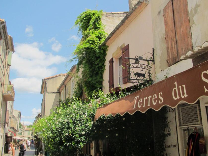 Restaurants and shops in Aigues Mortes